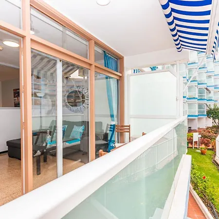 Serenity Yumbo: Beachside With Free Wi-fi And Concierge Apartment *